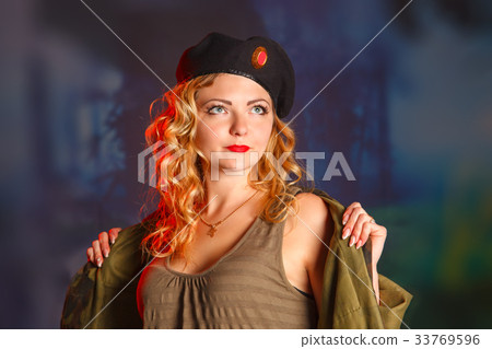 portrait 33769596