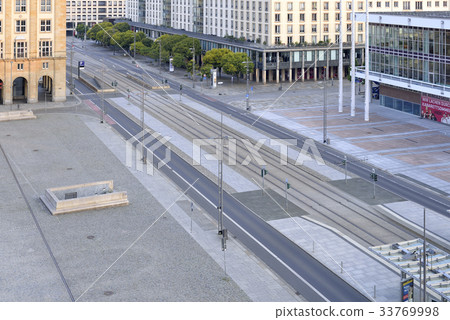 Early morning Alt Markt (Dresden, Germany) Early morning Alt Markt (Dresden, Germany) 33769998