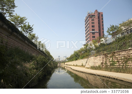 Cheonggyecheon, Jung-gu, Seoul Cheonggyecheon, Jung-gu, Seoul 33771036
