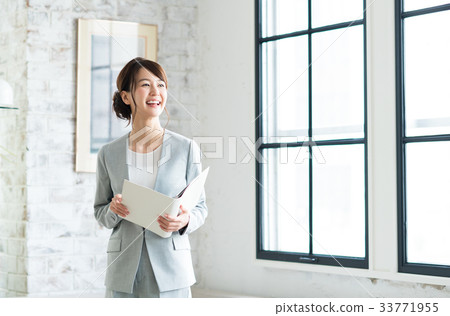 Business woman 33771955