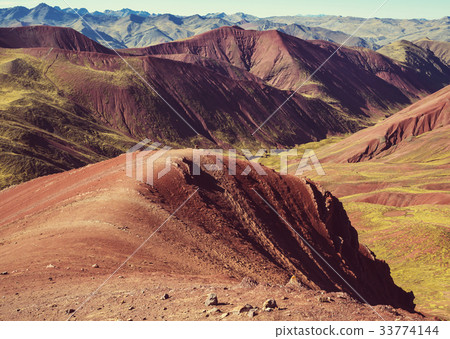 Rainbow mountain Rainbow mountain 33774144