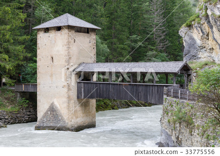 Medieval castle Altfinstermunz 33775556