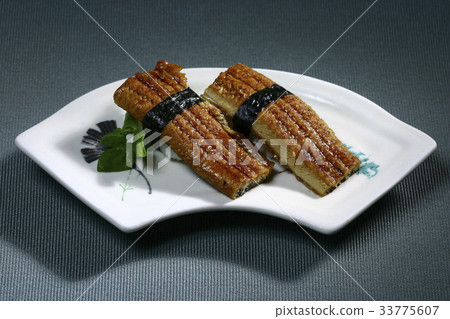 Eel, sushi 33775607