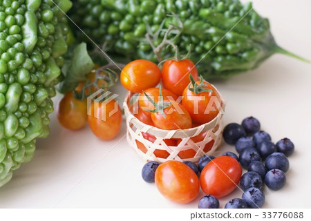Summer vegetable harvest in the kitchen garden 33776088