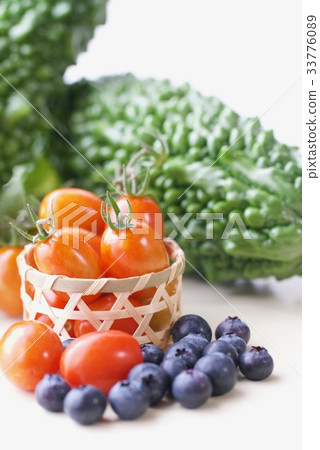 Summer vegetable harvest in the kitchen garden 33776089