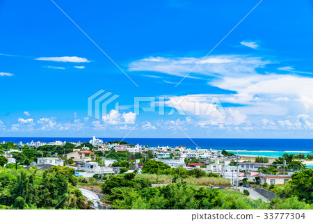<<Okinawa Prefecture>> Beautiful ocean and cityscape 33777304