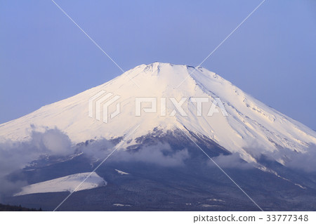Superb view (Yamanashi, Mt. Fuji, winter edition) 33777348