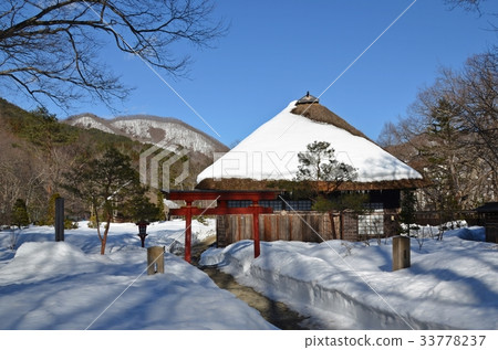 Snow make-up old folk house Yotsukawa Heike no Sato Snow make-up old folk house Yotsukawa Heike no Sato 33778237