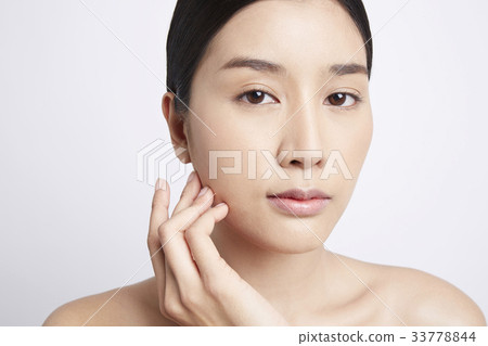 portrait of healthy beautiful Asian woman 33778844
