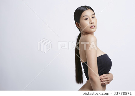 picture of a beautiful model with long straight hair 33778871