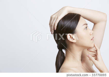 picture of a beautiful model posing and looking at something picture of a beautiful model posing and looking at something 33778893