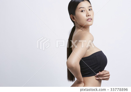 portrait of a beautiful model in a bandeau bra portrait of a beautiful model in a bandeau bra 33778896