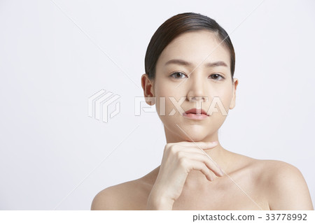 beauty portrait of asian young woman with perfect makeup in studio 33778992