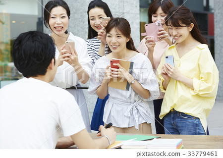 追逐的粉絲女人 33779461