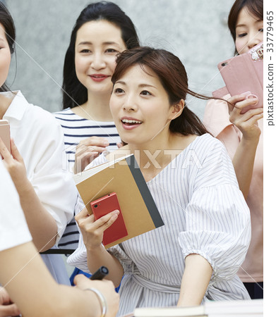 追逐的粉絲女人 33779465
