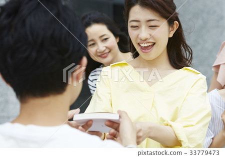 風扇女人得到一個標誌 風扇女人得到一個標誌 33779473