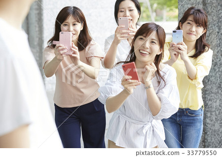 追逐的粉絲女人 33779550