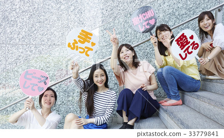 Women participating in the event 33779841