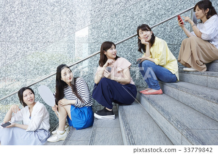 女性排隊 33779842