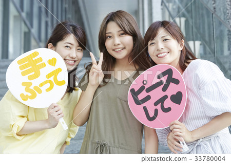 參加活動的婦女 參加活動的婦女 33780004