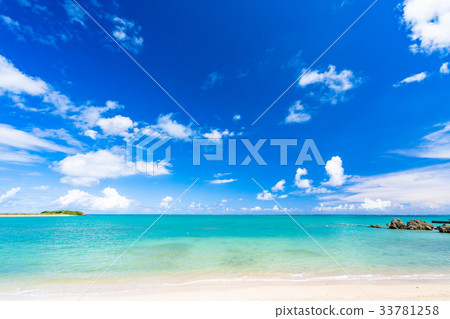 “沖繩縣”美麗的翠綠色海 “沖繩縣”美麗的翠綠色海 33781258