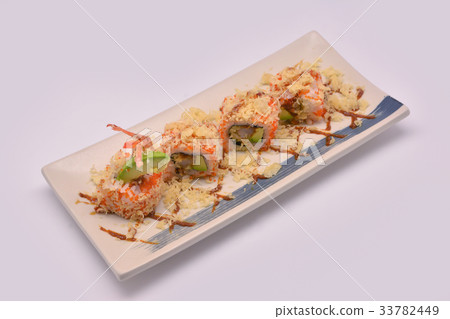 Ebi tempura maki roll (Sushi shrimp tempura roll) Ebi tempura maki roll (Sushi shrimp tempura roll) 33782449