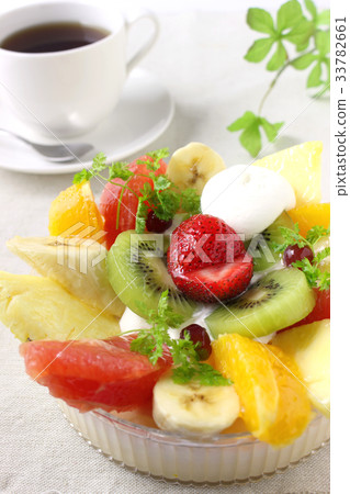 水果巴瓦羅瓦和咖啡 水果巴瓦羅瓦和咖啡 33782661