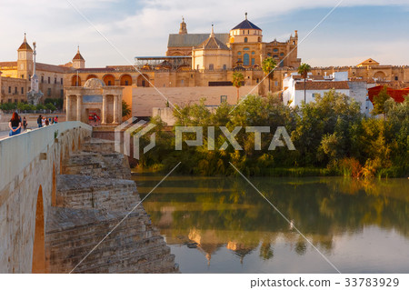Mezquita and Roman bridge in Cordoba, Spain 33783929