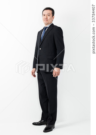 西裝中間的男人 33784407