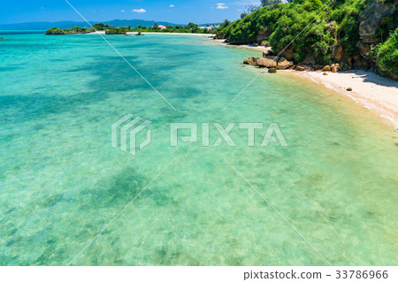 <<Okinawa Prefecture>> The ocean seen from Kouri Ohashi 33786966