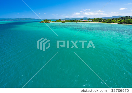 <<Okinawa Prefecture>> The ocean seen from Kouri Ohashi 33786970