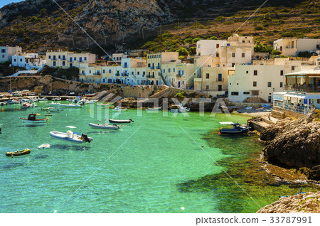 A veiw of Levanzo Island, Sicily, Italy A veiw of Levanzo Island, Sicily, Italy 33787991