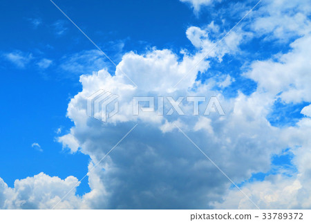  藍天和白色雲彩 33789372