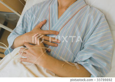 be hospitalized, ill, illness 33789892