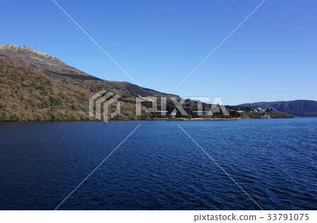 從船上看,蘆之湖和箱根恩,箱根駒岳 從船上看,蘆之湖和箱根恩,箱根駒岳 33791075