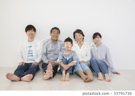 3 generation image family - Stock Photo [33791730] - PIXTA
