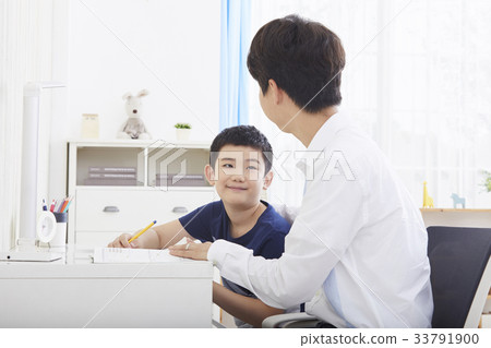 老師,小學生,教育,輔導,導師 老師,小學生,教育,輔導,導師 33791900