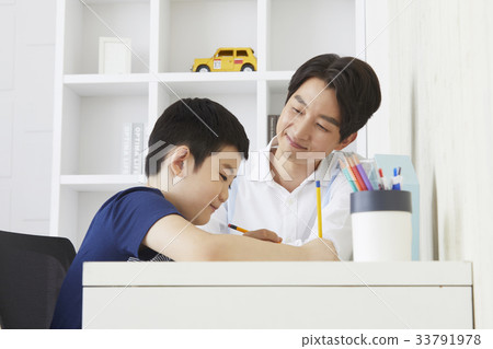 老師,小學生,教育,輔導,導師 老師,小學生,教育,輔導,導師 33791978