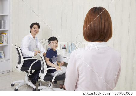 Teacher, elementary school student, mother, education, tutoring, tutor 33792006