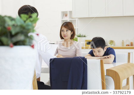 Teacher, elementary school student, mother, education, tutoring, tutor 33792179