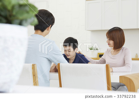 媽媽，爸爸，小學，家庭，教育 33792238