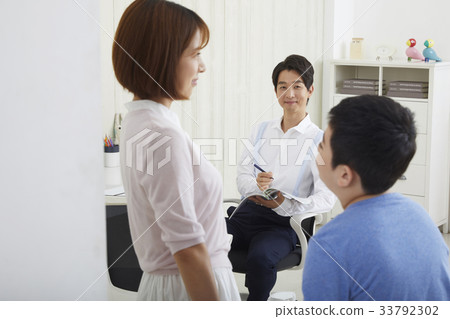 老師，小學學生，母親，教育，輔導，導師 33792302
