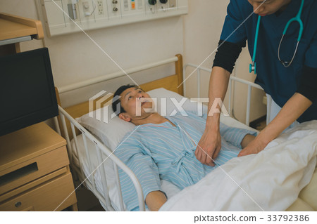 醫生的醫院查房 住院 患者 33792386