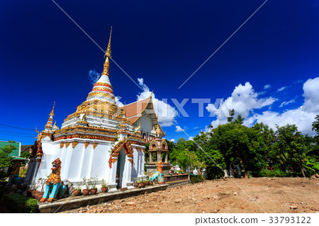 Wat Pa Prao Nok temple in Chiang Mai, Thailand 33793122