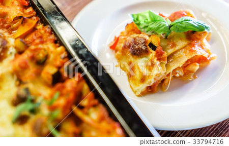 italian lasagna italian lasagna 33794716