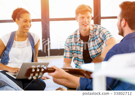 Young office workers or students Young office workers or students 33802712