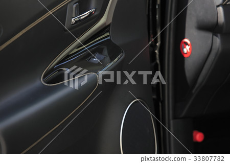 Car door 33807782
