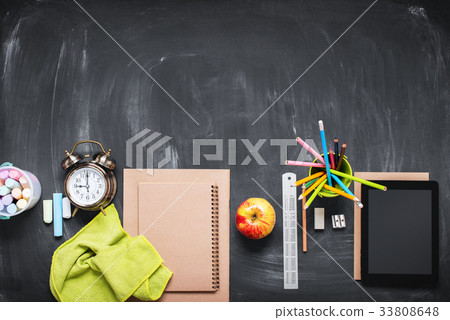 Concept Back To School Clock Chalk Pencil Apple Concept Back To School Clock Chalk Pencil Apple 33808648