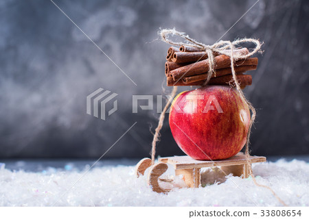 Red Apple Branch Cinnamon Small Sledge Red Apple Branch Cinnamon Small Sledge 33808654