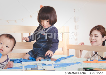 Children in the Kids Room Children in the Kids Room 33809554